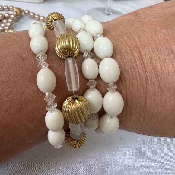 Set of 9 vintage stretch bead bracelets - Picture 5 of 8